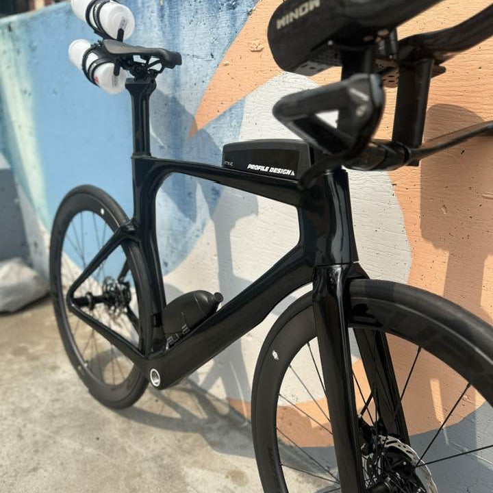 Element Winow Custom Triathlon Bike – front angle