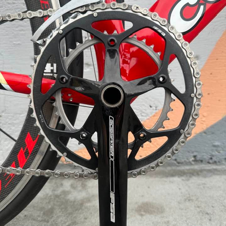 Cervelo Dual Close-up of a bicycle FSA Gossamer crankset with chainring