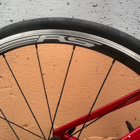 Garneau Gennix aero road bike with Shimano RS wheelset