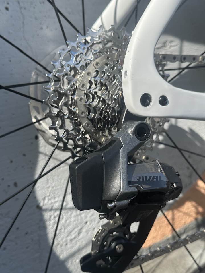 Element Winow Custom Triathlon Bike – Race - Ready Carbon Build in White (Size S/49) | $5299 CAD - Element Tri & Bicycle Works